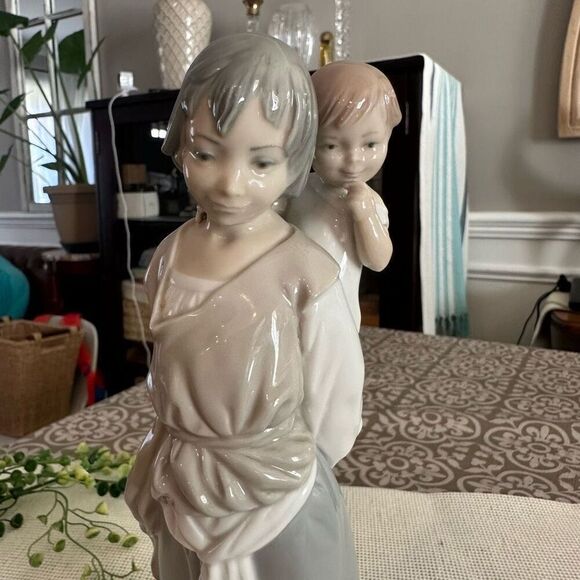 Lladro Porcelain Figurine Gypsy Girl with Brother Piggy Back Ride Vintage - Picture 2 of 9